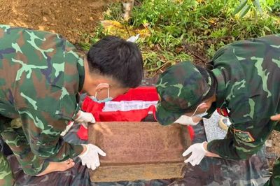 Phát hiện hài cốt liệt sĩ cùng nhiều di vật trong vườn nhà dân ở Đà Nẵng