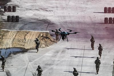 Tương lai của tác chiến tại Hàn Quốc: Binh lính, UAV và robot cùng 'xung trận'