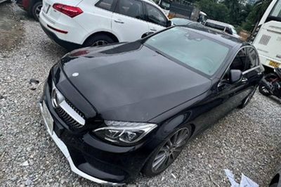 Ngân hàng thanh lý loạt Mercedes-Benz cũ, có xe giá hơn 1,4 tỷ đồng