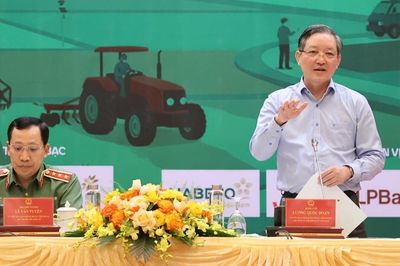 Bộ Công an đối thoại với nông dân: Nóng chuyện lừa đảo online, tín dụng đen