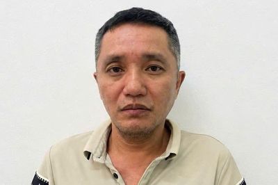 Tạm giữ người đàn ông xăm trổ có 3 tiền án, đập phá ô tô ở Hà Nội
