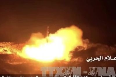 Dinh Tổng thống Yemen lần đầu bị tên lửa tấn công làm dấy lên lo ngại nội chiến toàn diện
