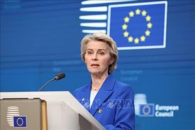 Lãnh đạo EU bất đồng về ngân sách, tìm cách hạ nhiệt giá năng lượng