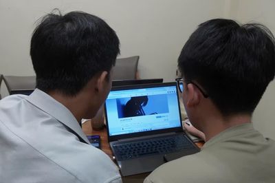 Từ khoảng cách gia đình đến những nguy cơ trên không gian mạng