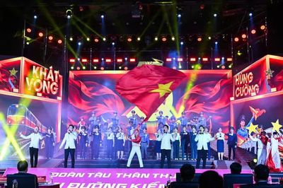 Đường sắt kỷ niệm 145 năm truyền thống và đón nhận Huân chương Lao động hạng Ba