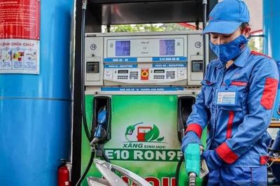Gỡ rào cản mua bán xăng dầu giữa các thương nhân