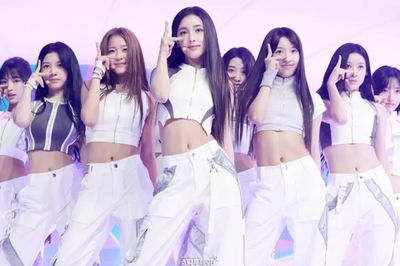 Nhóm nhạc nữ mới của Lee Soo Man 'vượt mặt' NewJeans