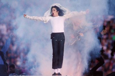Sau 17 năm ngày mất, Michael Jackson vẫn áp đảo các ngôi sao âm nhạc đương đại