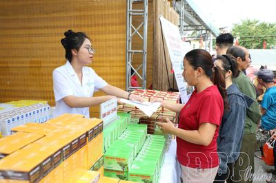 Phiên chợ 0 đồng - Ấm tình biên cương
