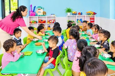 Minh bạch thu, chi dịch vụ bán trú trường học