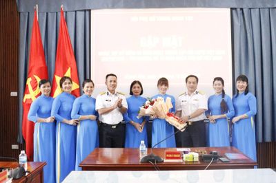 Trung đoàn 196 Hải quân tổ chức các hoạt động nhân Ngày Phụ nữ Việt Nam