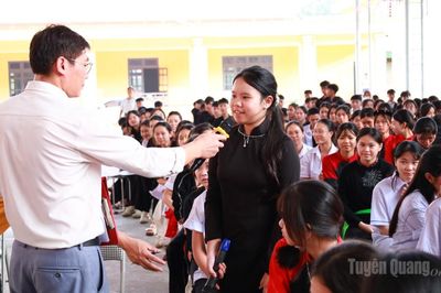 482 học sinh được tuyên truyền pháp luật thông qua Phiên tòa giả định