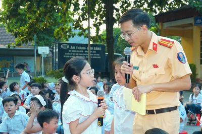 Tuyên truyền pháp luật về trật tự, an toàn giao thông cho học sinh