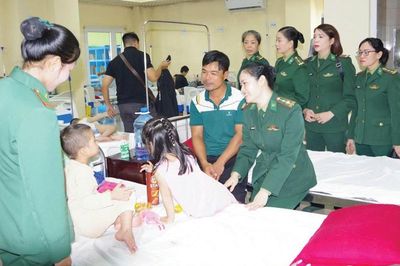 Những người mẹ biên phòng