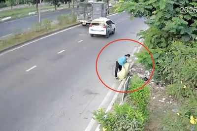 TP Hồ Chí Minh tăng cường 'phạt nguội' việc xả rác tuỳ tiện