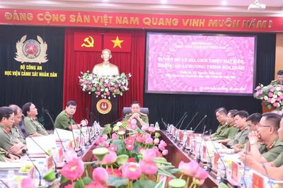 Gắn phong trào thi đua 'Ba nhất' với kết quả phục vụ nhân dân