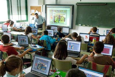 Vì sao nhiều người trẻ dần quay lưng với nội dung AI?
