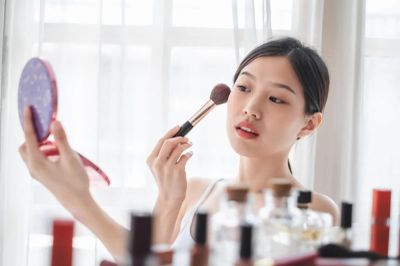 Tự học trang điểm từ con số 0: 4 bí quyết giúp người mới tránh mất tiền oan