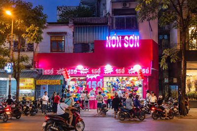 Nón Sơn của ai?