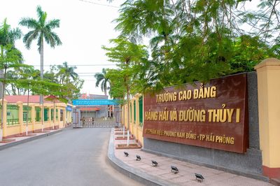 Nam sinh ở Hải Phòng tử vong sau khi xô xát với nhóm bạn trong trường