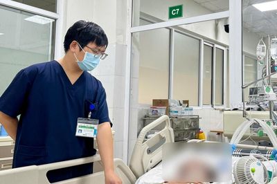 Sốc nhiễm khuẩn, suy đa tạng sau bữa tiết canh