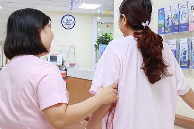 Tưởng đau bụng do rong kinh, người phụ nữ bất ngờ phát hiện 500 ml máu trong ổ bụng