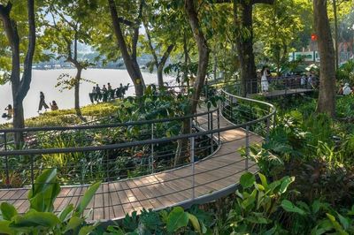 Trải nghiệm thực tế cầu cạn bên Hồ Gươm