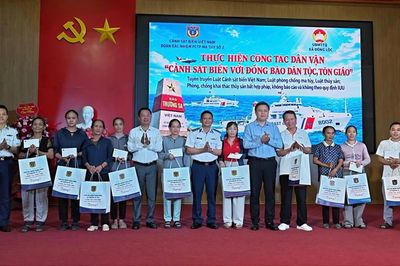 Gắn kết tình quân dân trong chương trình 'Cảnh sát biển với đồng bào dân tộc, tôn giáo'