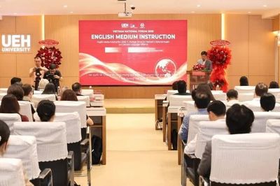 Tìm lộ trình phát triển giảng dạy bằng tiếng Anh