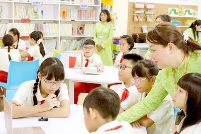 Gỡ 'nút thắt' thiếu giáo viên tại TPHCM