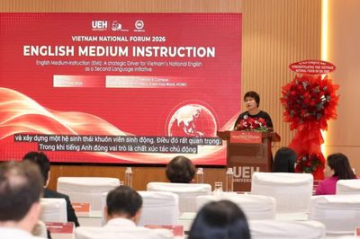 Đưa tiếng Anh thành ngôn ngữ thứ hai: Giáo dục đại học cần chuyển động từ EMI