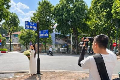 Cuộc hẹn mùa thu của người trẻ với Hà Nội
