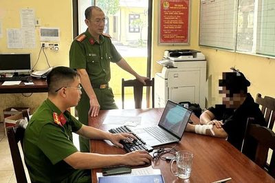Phú Thọ: Khởi tố người phụ nữ gây rối trật tự, giật gậy chỉ huy giao thông