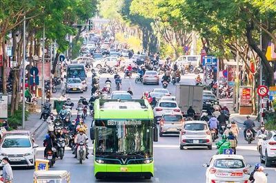Từ ngày 15/10, giá trông giữ xe ở Hà Nội có nơi tăng gấp đôi