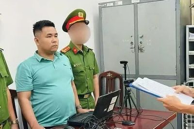 Khởi tố đối tượng đi xe máy ngược chiều còn bóp cổ, đánh người nhập viện sau va chạm