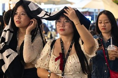 Hàng vạn người đổ về Khu đô thị Vạn Phúc