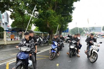 Làm rõ nhóm đối tượng chạy xe máy hơn 80 km/h, mang hung khí diễu phố tại Huế
