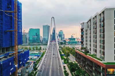 Giá căn hộ mới tăng cao, nhà đầu tư thứ cấp chịu áp lực giảm giá