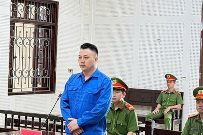 Lừa lấy ô tô của bạn đi cầm cố, rồi trộm lại để trả