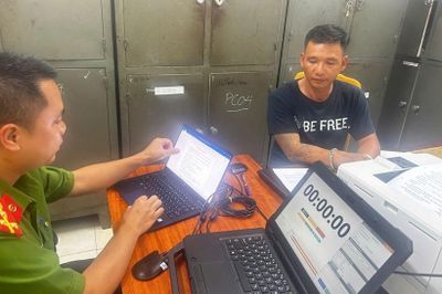 Bắt tạm giam đối tượng dùng dao đâm người rồi bỏ trốn