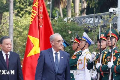 Lễ đón trọng thể Tổng thống Thụy Sĩ và Phu nhân thăm chính thức Việt Nam