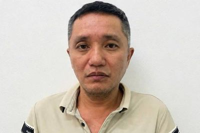 Tạm giữ người đàn ông cầm thanh sắt đuổi đánh tài xế, đập phá ô tô trên đường Giải Phóng