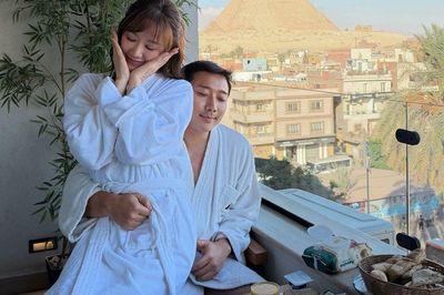 Trấn Thành và Hari Won gây chú ý vì một chi tiết ở Ai Cập