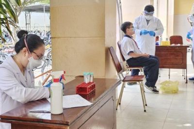 TPHCM: 3 học sinh tại 1 trường mắc não mô cầu, 1 em tử vong