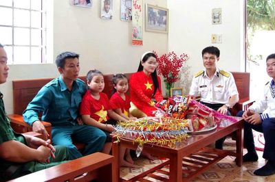 Phụ nữ Đặc khu Trường Sa vun đắp hạnh phúc gia đình,góp sức bảo vệ chủ quyền biển, đảo