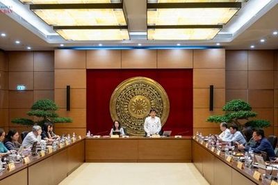 Đại biểu đề nghị kiểm soát rủi ro, bảo vệ nhà đầu tư chứng khoán