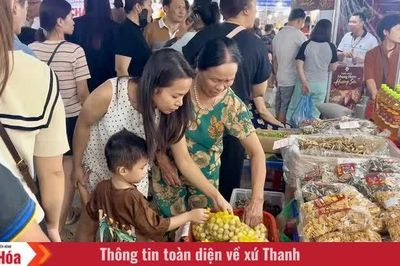 Hàng ngàn người trải nghiệm hội chợ công nghiệp nông thôn
