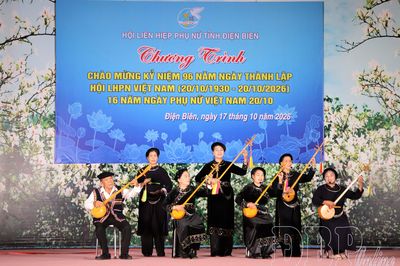 Giao lưu khiêu vũ, dân vũ chào mừng Ngày Phụ nữ Việt Nam 20/10