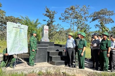 Chủ tịch UBND tỉnh Phạm Anh Tuấn kiểm tra khu vực biên giới và làm việc với các địa phương