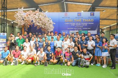 60 vận động viên tranh tài môn pickleball tại Giải thể thao chào mừng Ngày Doanh nhân Việt Nam